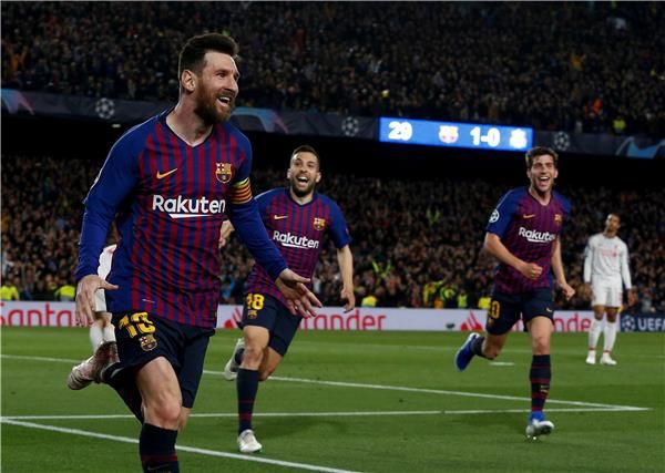 فرحة ميسي أمام ليفربول