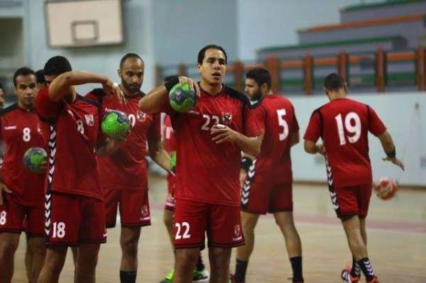 لاعبو الأهلي