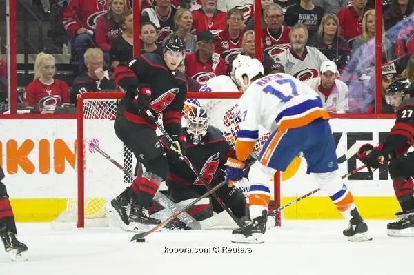 ?i=reuters%2f2019-05-04%2f2019-05-04t025857z_833583619_nocid_rtrmadp_3_nhl-stanley-cup-playoffs-new-york-islanders-at-carolina-hurricanes_reuters