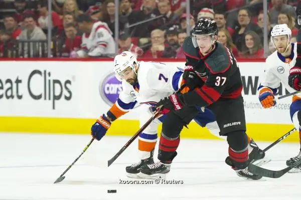 ?i=reuters%2f2019-05-04%2f2019-05-04t025903z_1679893463_nocid_rtrmadp_3_nhl-stanley-cup-playoffs-new-york-islanders-at-carolina-hurricanes_reuters