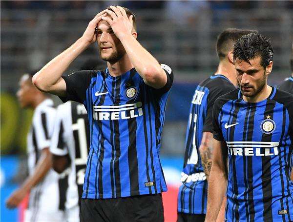 أنطونيو كاندريفا (على اليمين)