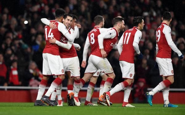 لاعبو آرسنال