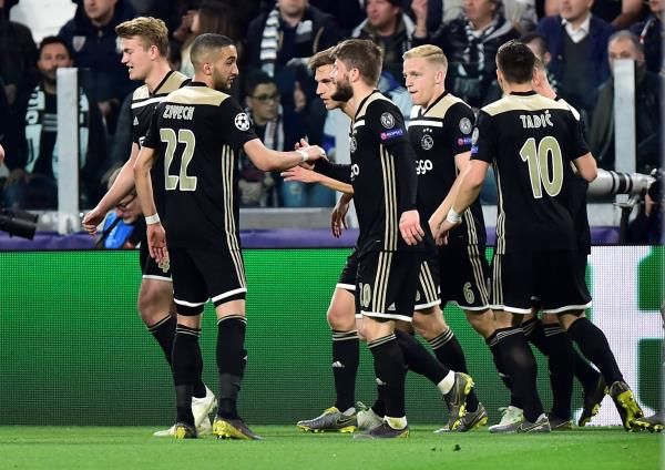 لاعبو أياكس 