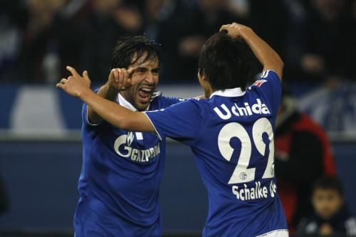 2010-11-05t195646z_01_ina05_rtridsp_3_soccer-germany_reuters