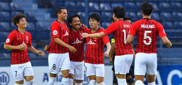 لاعبو أوراوا الياباني