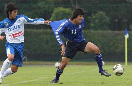المهاجم ناغاي في تدريبات منتخب اليابان الأولمبي الإستعدادي لدورة غوانغزهو الصينية