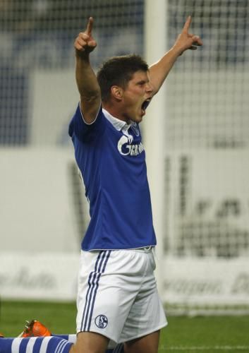 2010-11-05t200036z_01_ina07_rtridsp_3_soccer-germany_reuters