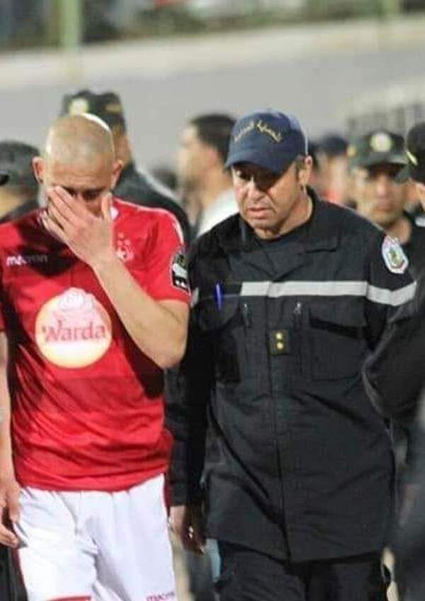 بعيو يخرج مصابًا 