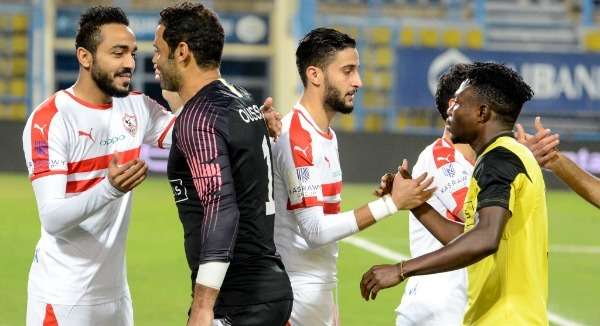 عبد المنصف مع لاعبي الزمالك