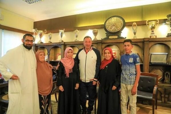 الخطيب مع الأسرة