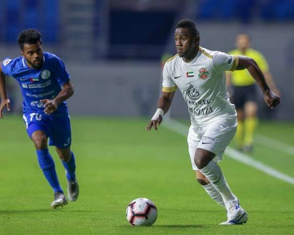 من مباراة شباب الأهلي والنصر