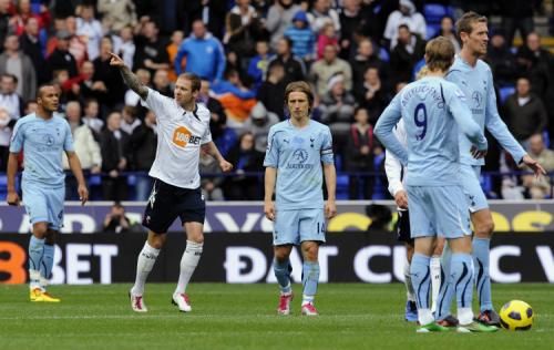 2010-11-06t145523z_01_nvr07_rtridsp_3_soccer-england_reuters