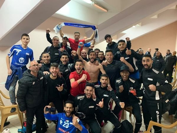 فرحة لاعبي هلال القدس بالتتويج