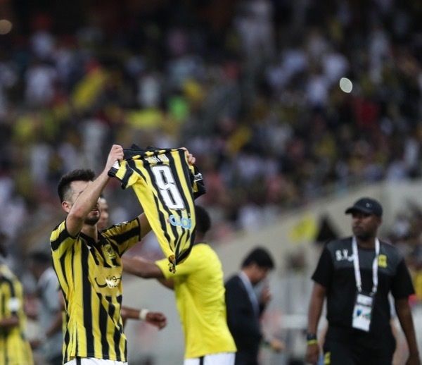 7E987260-D0B8-49D4-B824-05E51B98ECDC