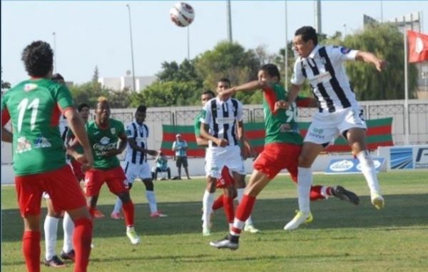 من لقاء سابق بين النادي  الصفاقسي  والملعب  التونسي 