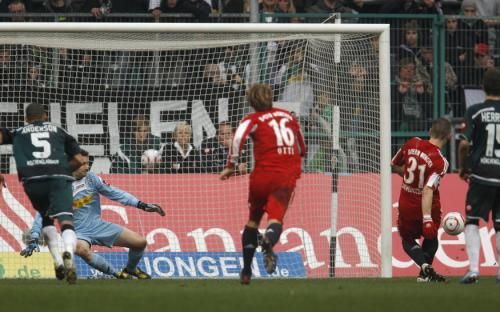 2010-11-06t162245z_01_ina09_rtridsp_3_soccer-germany_reuters