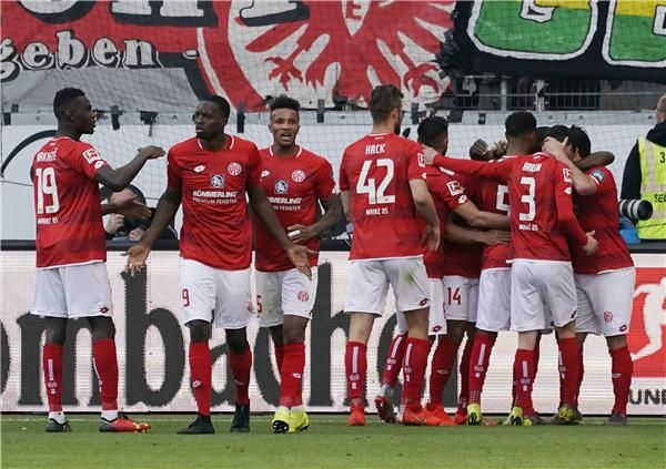 فرحة لاعبي ماينز