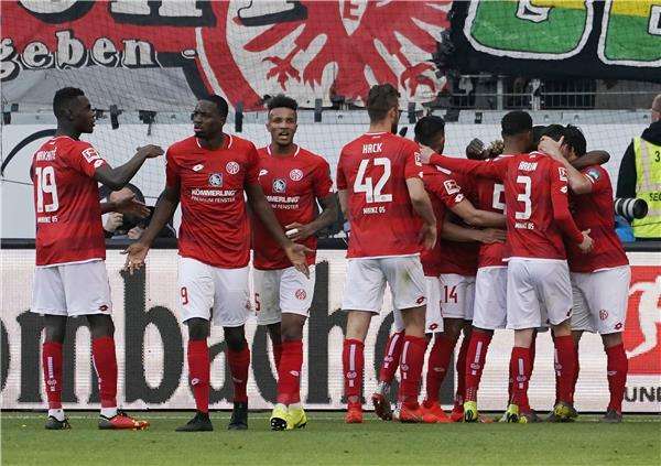 فرحة لاعبي ماينز