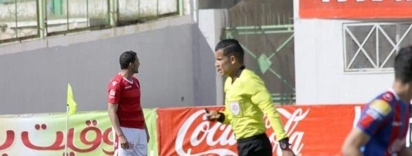 الجمل أثناء مناوشاته مع الجماهير