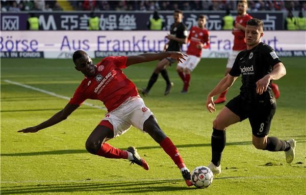  لوكا يوفيتي يمين