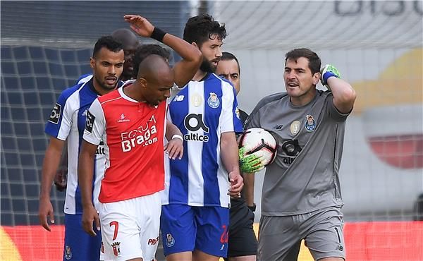  إيكر كاسياس 