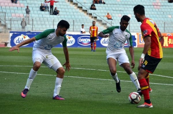 جانب من لقاء الترجي الرياضي والملعب القابسي 