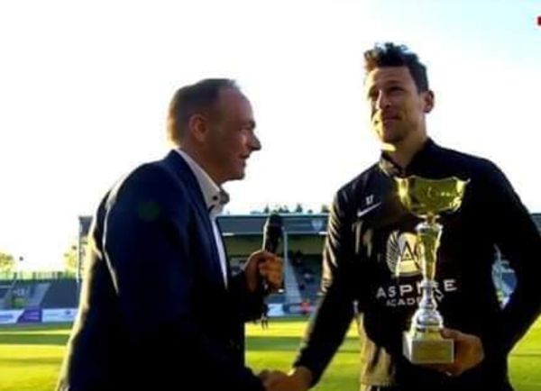 المساكني يتوج بجائزة أفضل لاعب 