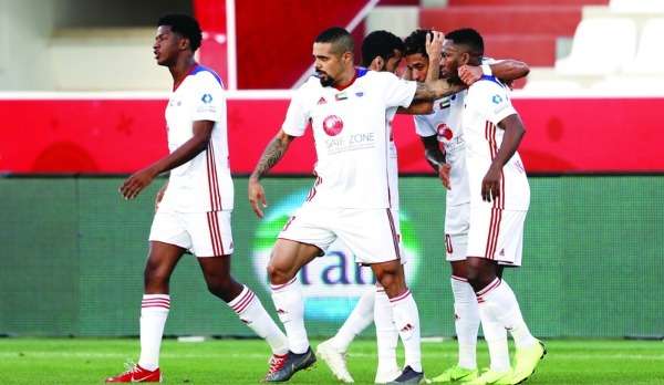 لاعبو الشارقة