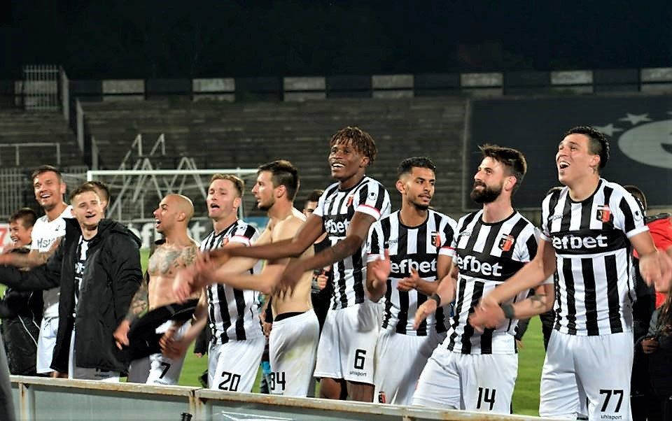 لوكوموتيف بلوفديف