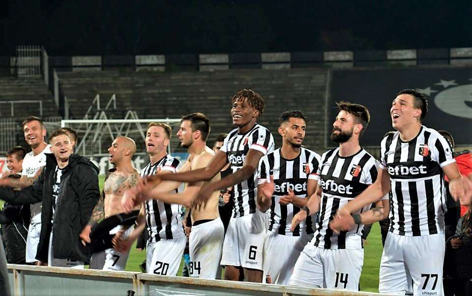 لوكوموتيف بلوفديف