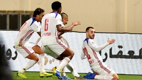 لاعبو الشارقة