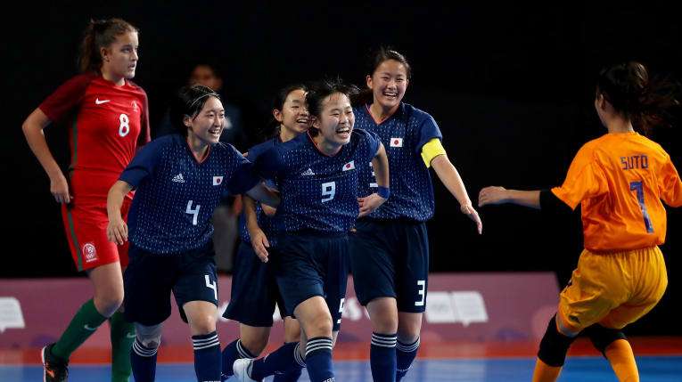 لاعبات منتخب اليابان