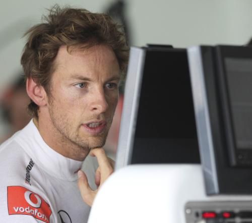 2010-11-05t141338z_01_sao28_rtridsp_3_motor-racing-prix_reuters