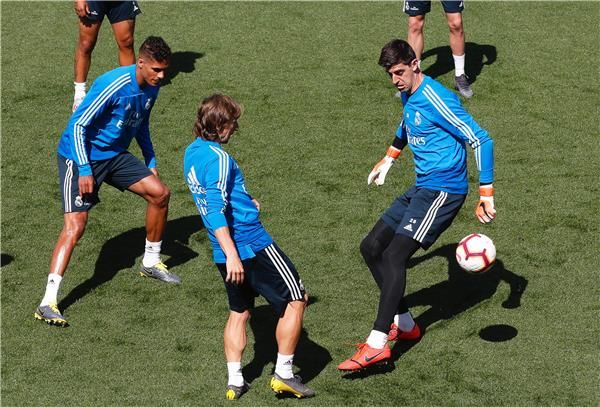 كورتوا في تدريبات ريال مدريد