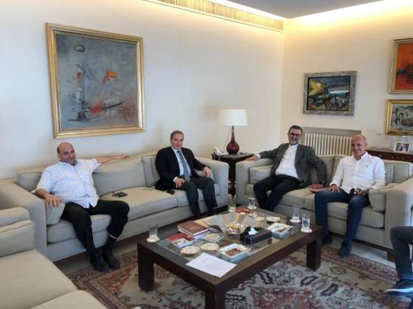 من الإجتماع
