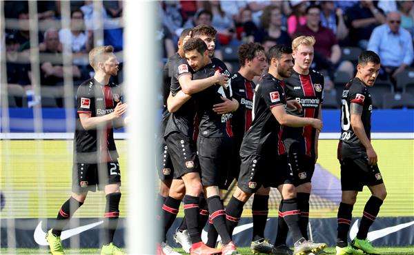 فرحة لاعبي باير ليفركوزن