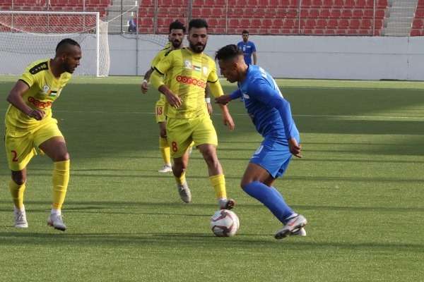 محمود عويسات نجم الهلال