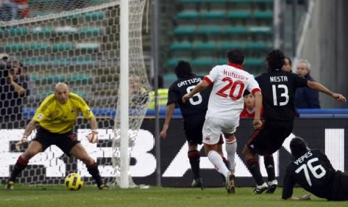 2010-11-07t161015z_01_aga119_rtridsp_3_soccer-italy_reuters