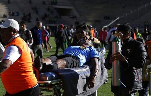 الحكم خلال نقله للمستشفى