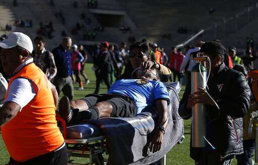 الحكم خلال نقله للمستشفى