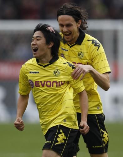 2010-11-07t150155z_01_han05_rtridsp_3_soccer-germany_reuters