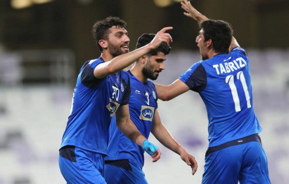 فرحة لاعبي الاستقلال