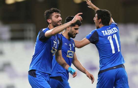 فرحة لاعبي الاستقلال