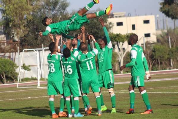 فرحة للاعبي خدمات رفح في الدوري