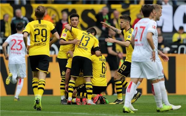 لاعبو دورتموند
