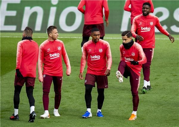 لاعبو برشلونة