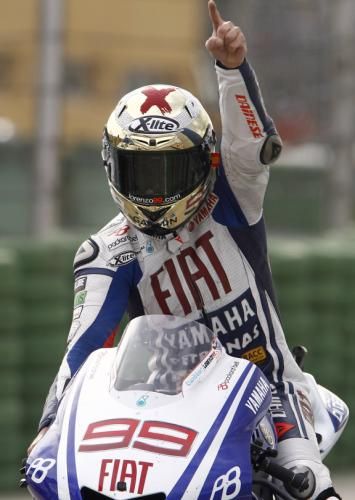 2010-11-07t155456z_01_mdp43_rtridsp_3_motorcycling-prix_reuters