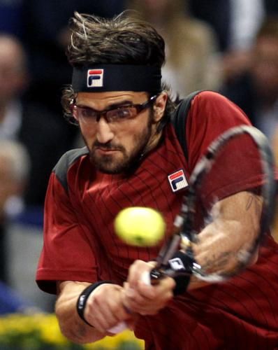 2010-11-03t184150z_01_bsl421_rtridsp_3_tennis-men-swiss_reuters