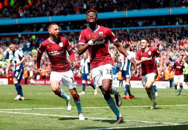 لاعبو أستون فيلا