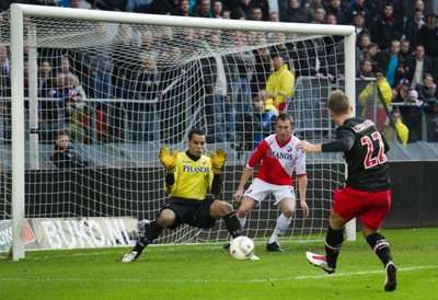 صورة من مباراة بي أس في الأخيرة